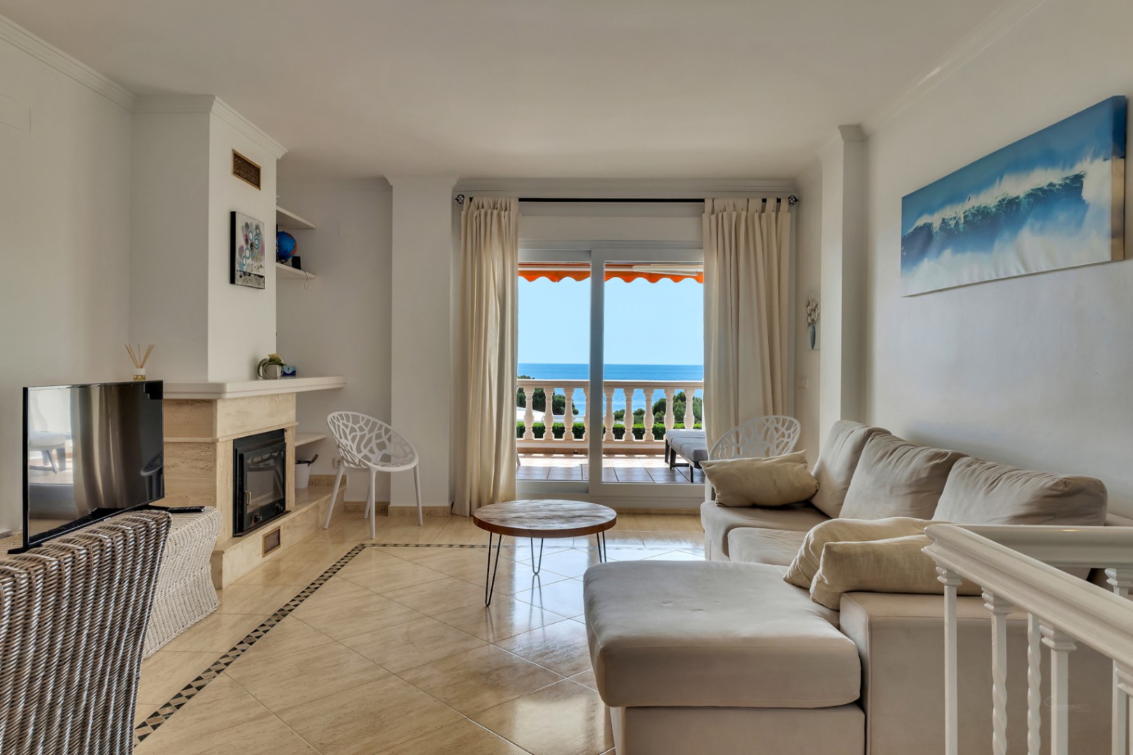 Dúplex exclusivo de 3 dormitorios en primera línea de playa en Moraira