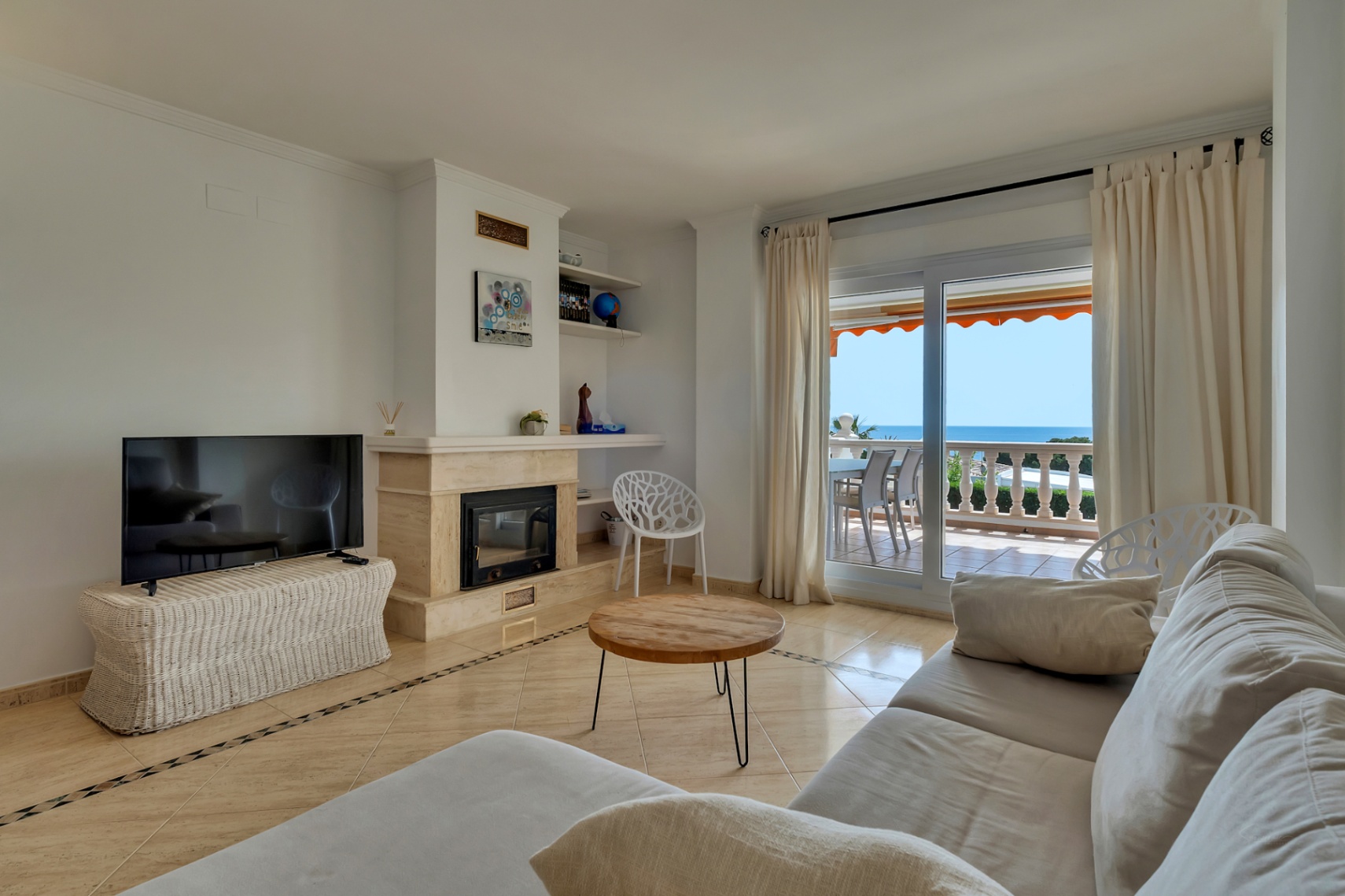 Dúplex exclusivo de 3 dormitorios en primera línea de playa en Moraira