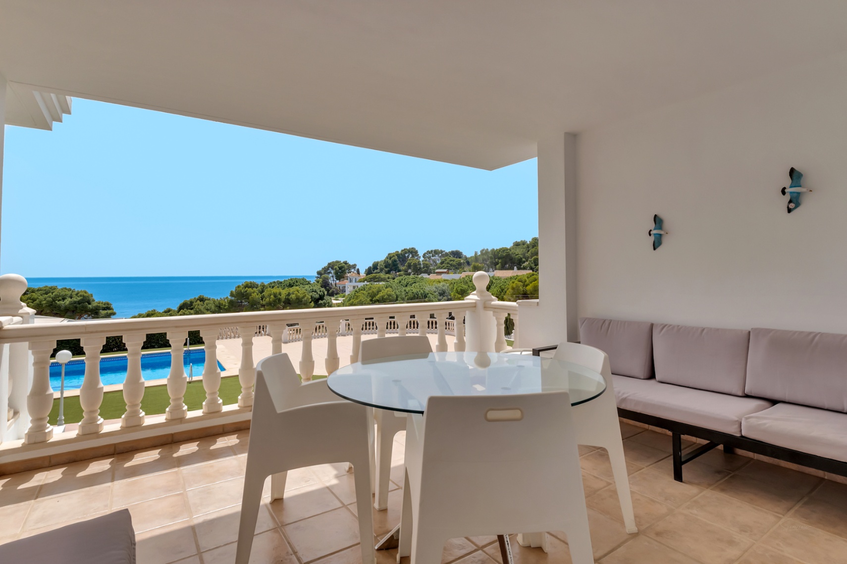 Encantador dúplex de 2 dormitorios en primera línea de playa en Moraira