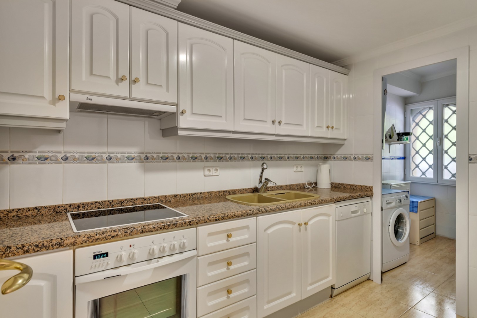 Encantador dúplex de 2 dormitorios en primera línea de playa en Moraira