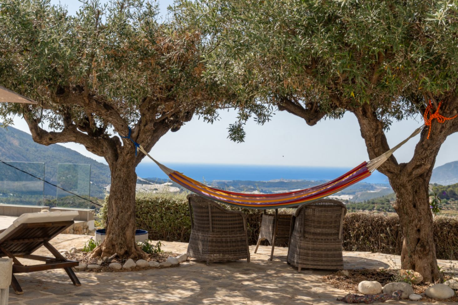 Villa Horizonte – Privacidad, Luz y Esencia Mediterránea en lo Alto de Bolulla
