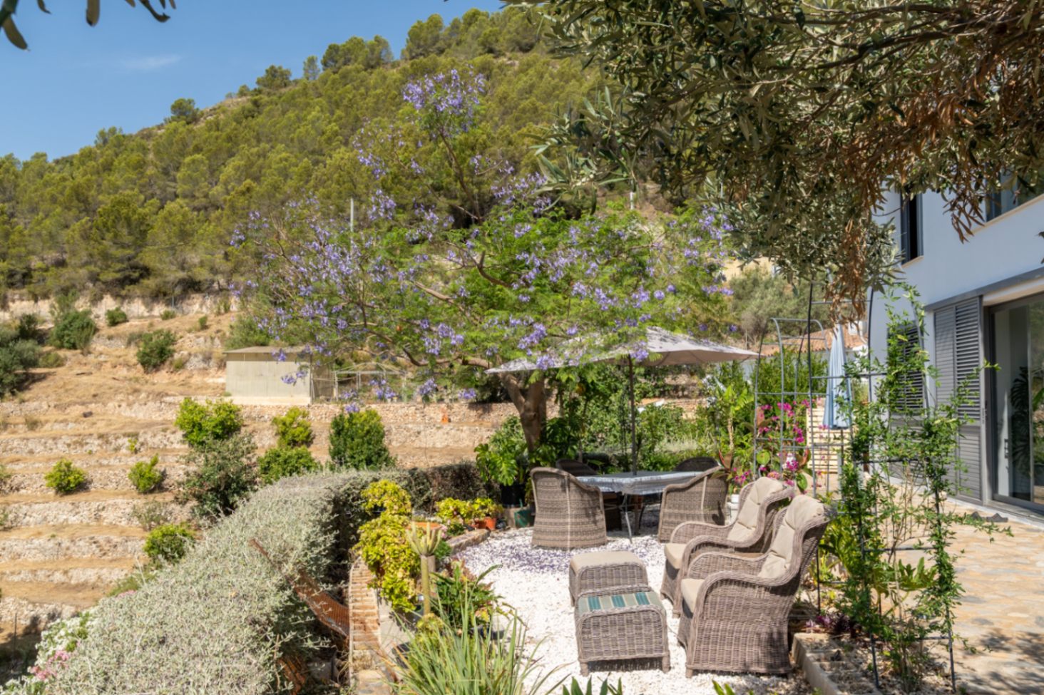 Villa Horizonte – Privacidad, Luz y Esencia Mediterránea en lo Alto de Bolulla