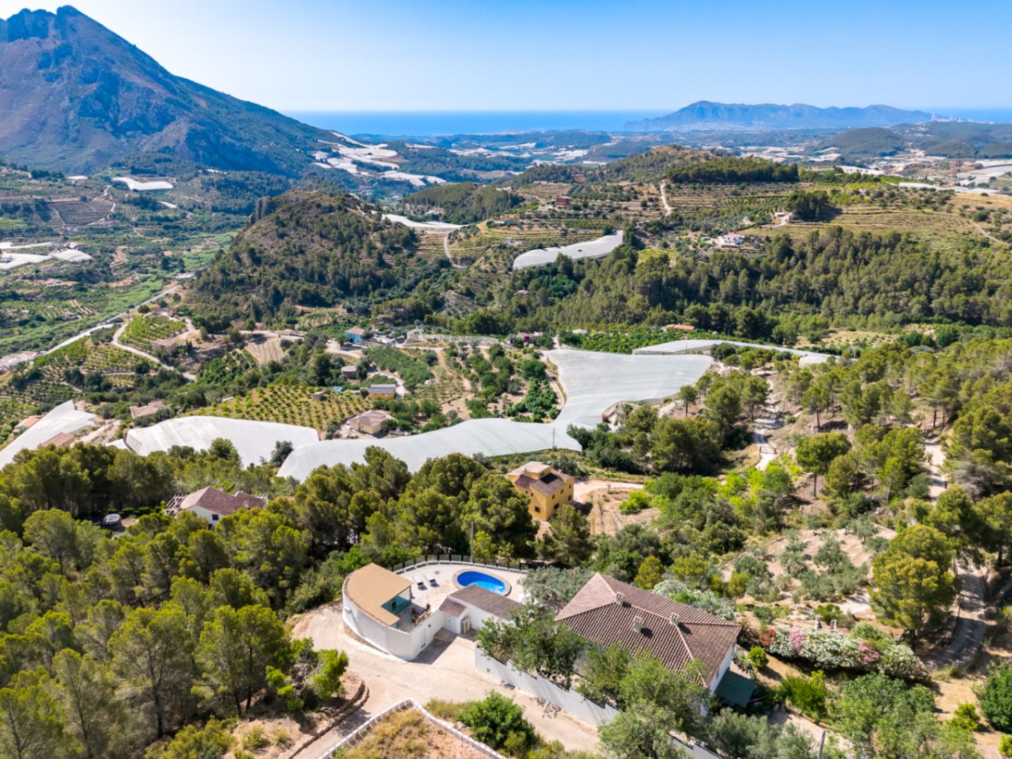 Villa Horizonte – Privacidad, Luz y Esencia Mediterránea en lo Alto de Bolulla